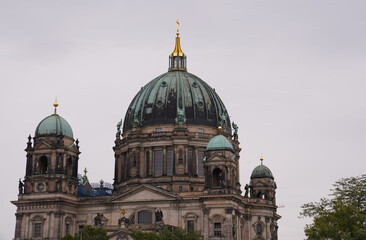 Fototapeta na wymiar Berliner Dom - Oberpfarr- und Domkirche zu Berlin