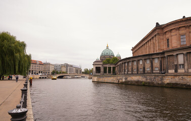Fototapeta premium Berliner Dom - Oberpfarr- und Domkirche zu Berlin