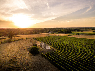 Eglise Sainte Présentine coucher de soleil drone Gironde