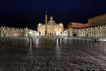 Fototapeta premium Rome: Lights in the night, view of St.Peters