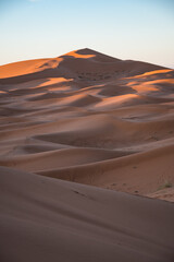 Fototapeta na wymiar Sunrise over the Sahara