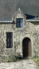 ancienne maison de Paludier &agrave; Saill&eacute; dans les marais salants de Gu&eacute;rande
