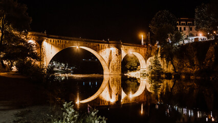 Fototapeta na wymiar amarante bridge at night