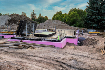 Fundament mit Keller eines Neubauhauses