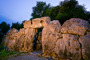 Yacimiento arqueologico de Ses Païsses, entrada de la muralla. 1000-800 antes de Jesucristo.Artà.Mallorca.Islas Baleares. España. © Tolo