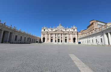 Fototapeta na wymiar incredible view of St Peters Basilica with the Vatican square wi