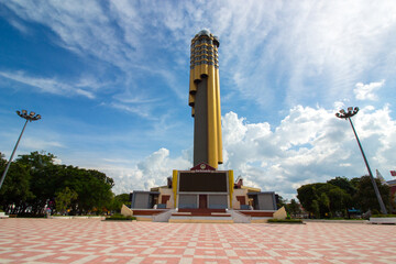 Obraz premium High building and beautiful sky