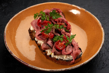 bruschetta with prosciutto sun-dried tomatoes
