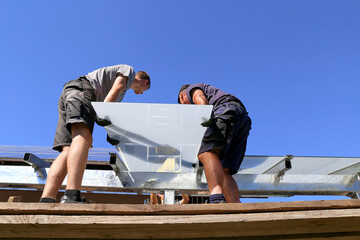 Installation of a glass roof for the terrace