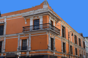 Maison orange à Puebla, Mexique