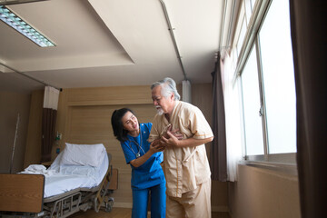 Doctors are helping heart patients. Doctors are supporting heart patients.