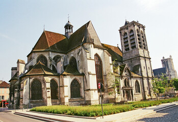 Fototapeta na wymiar cathédrale de Troyes