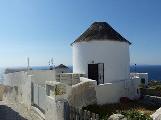 Mulino ad Oia  nel isola di Santorini nelle Cicladi in Grecia.