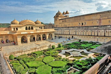Fort Amber – położony w miejscowości Amber radźpucki kompleks budowli obronnych i pałacowych, Indie © robnaw
