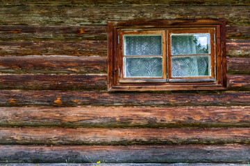 Wooden houses and outbuildings: details