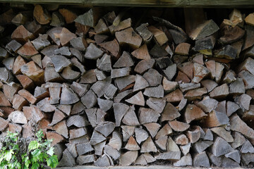 Wooden houses and outbuildings: details