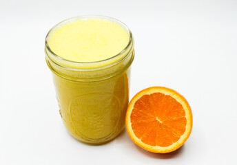 Fresh Orange Juice with Sliced Orange