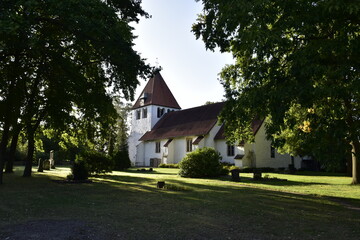 Fototapeta na wymiar Kirche aus dem 13. Jahrhundert in Heimsen