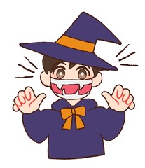 マスクをしてハロウィンのコスプレをする子ども