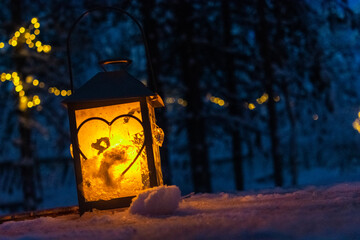 Snowy lamp