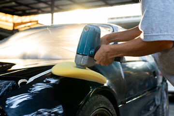 Car detailing series: Polishing black car fender