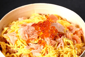 蒸篭に入ったはらこ飯