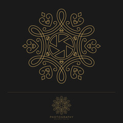 Fototapeta premium Photography logo design template. Lovely and Classic line art style Vector