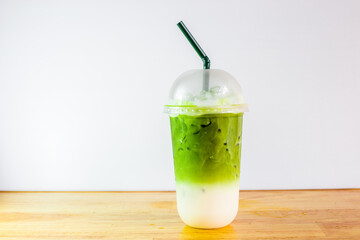 A close-up view of the drinks put into the cup, (iced tea, cocoa, chocolate) with pearls, is a popular menu in cafes and restaurants.