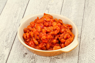 Baked kidney with tomato and pepper