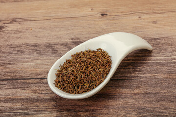 Dry zeera seeds in the bowl