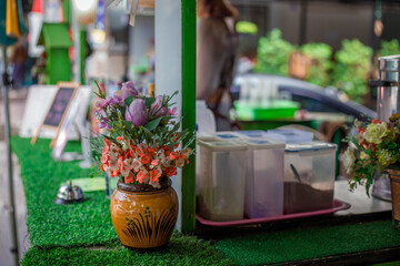 A close-up view of the drinks put into the cup, (iced tea, cocoa, chocolate) with pearls, is a popular menu in cafes and restaurants.