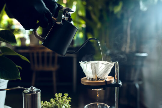 Vietnamese filtered or poured Vietnamese coffee dripping beer is a method that involves pouring water over the ground roasted coffee beans contained in a filter coffee shop in Asia.