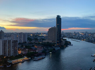 Fototapeta premium Bangkok city skyline at dusk
