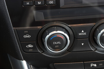 Car climate control knob with dual adjustment