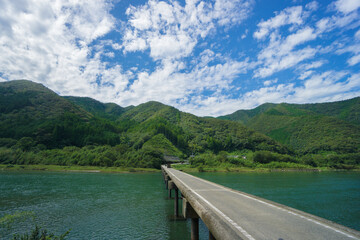 清流仁淀川にかかる沈下橋