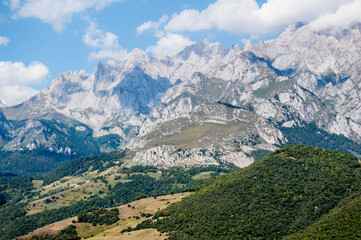 Montañas altas, Parque natural Picos de Europa y su entorno en Cantabria