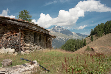 Fototapeta na wymiar peak of the dent parrachée seen from the Bramanette hut