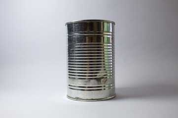 Metal can for food storage