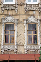 Fototapeta na wymiar old windows in the old building