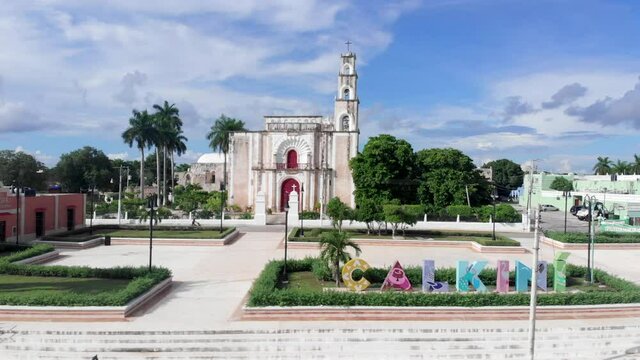 Calkin&iacute; Campeche Parroquia San Luis Drone panning