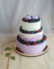 Obraz na płótnie Canvas wedding cake with berries