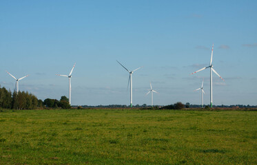 Turbiny wiatrowe na Żuławach © Piotrmag45