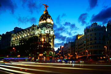 Fototapeta premium Metropolis building in Madrid in the evening