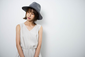 帽子の女性