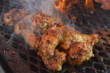 grilled chicken wings on the grill