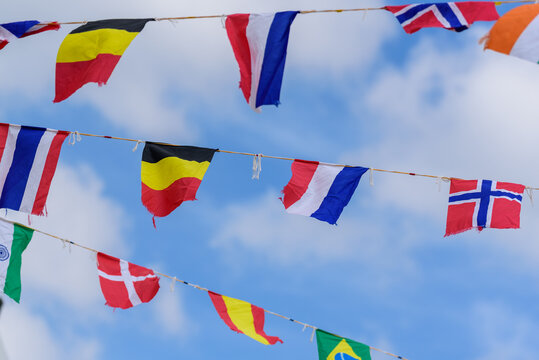 万国旗 の画像 1 450 件の Stock 写真 ベクターおよびビデオ Adobe Stock