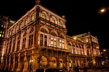 Fototapeta na wymiar Wien, Austria - Wiener Staatsoper or National Opera House