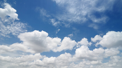 Fototapeta premium blue sky with white clouds