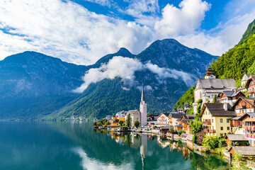 Naklejka premium Beautiful panoramic view of Hallstatt in Austria