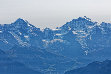 Fototapeta na wymiar Mônch et Jungfrau.